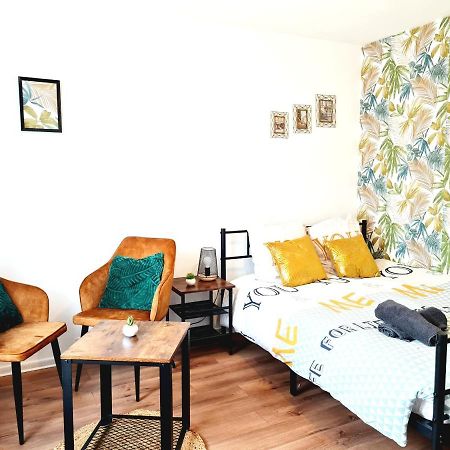 Appartement Le Petit Charmeur, parking, Wifi, gare à Flers  Extérieur photo