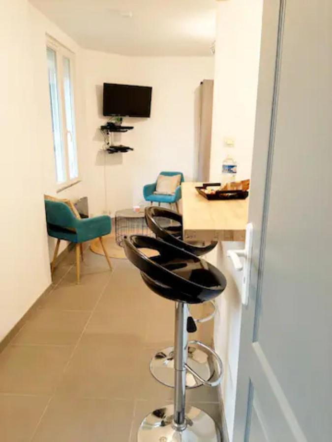 Appartement Le Petit Charmeur, parking, Wifi, gare à Flers  Extérieur photo
