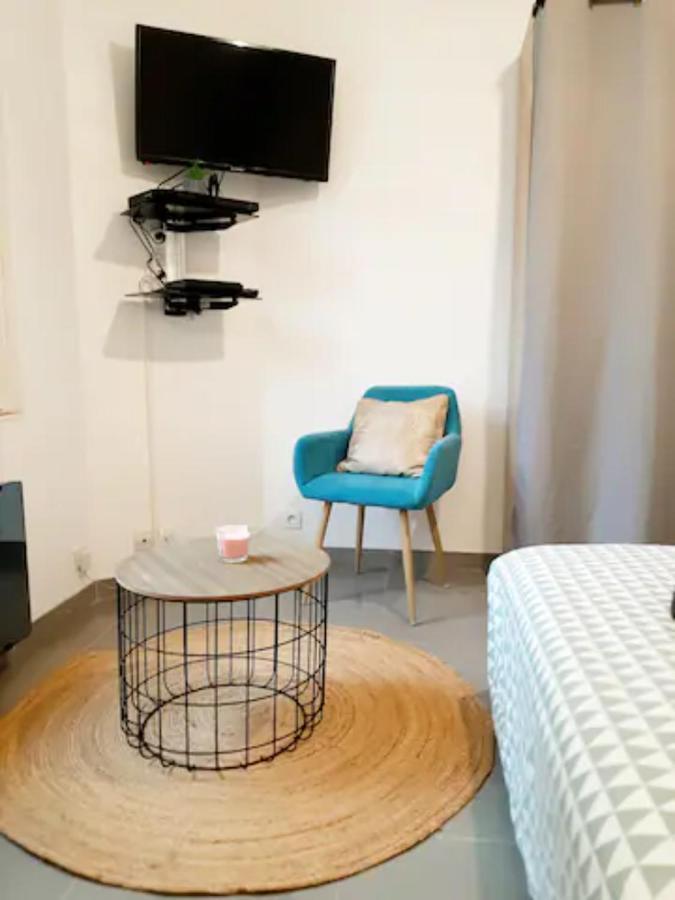 Appartement Le Petit Charmeur, parking, Wifi, gare à Flers  Extérieur photo