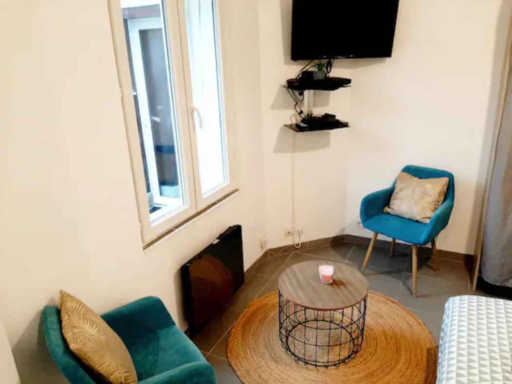 Appartement Le Petit Charmeur, parking, Wifi, gare à Flers  Extérieur photo
