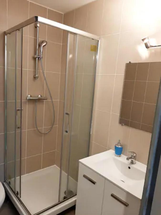 Appartement Le Petit Charmeur, parking, Wifi, gare à Flers  Extérieur photo