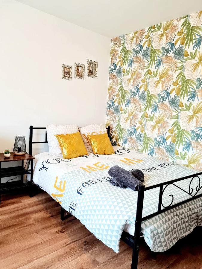 Appartement Le Petit Charmeur, parking, Wifi, gare à Flers  Extérieur photo