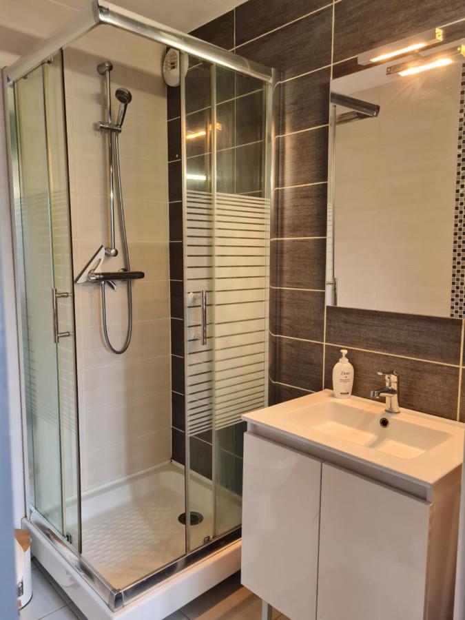 Appartement Le Petit Charmeur, parking, Wifi, gare à Flers  Extérieur photo