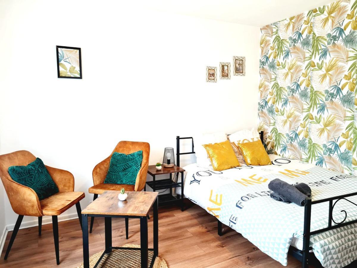 Appartement Le Petit Charmeur, parking, Wifi, gare à Flers  Extérieur photo