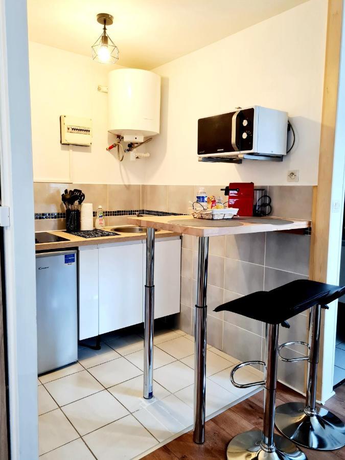 Appartement Le Petit Charmeur, parking, Wifi, gare à Flers  Extérieur photo