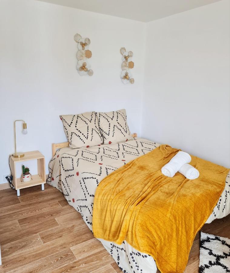 Appartement Le Petit Charmeur, parking, Wifi, gare à Flers  Extérieur photo