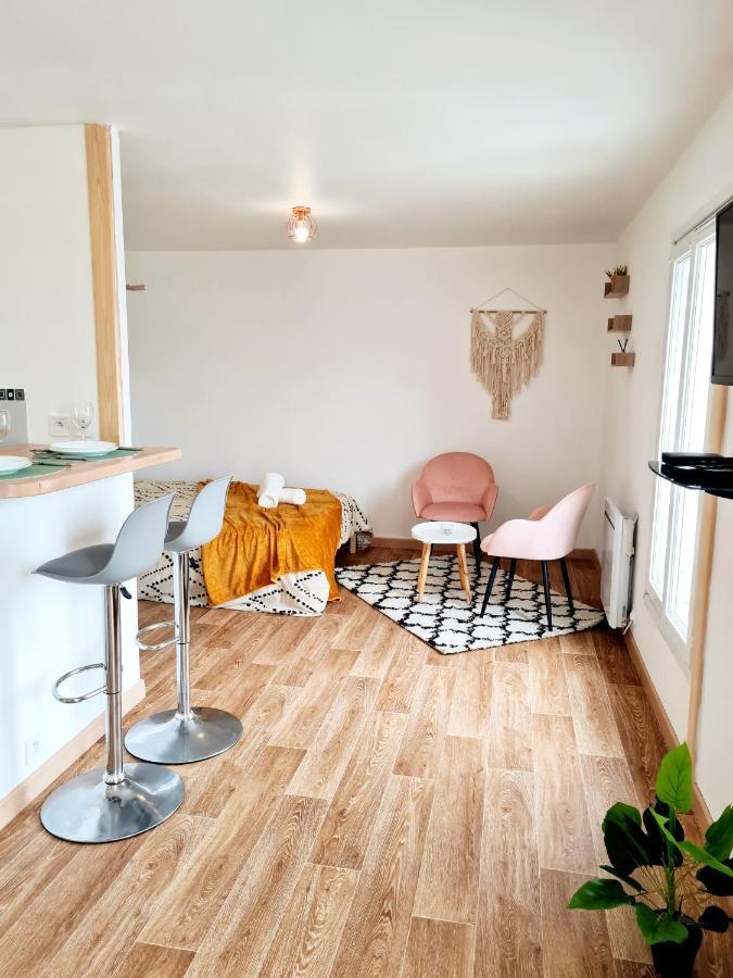 Appartement Le Petit Charmeur, parking, Wifi, gare à Flers  Extérieur photo