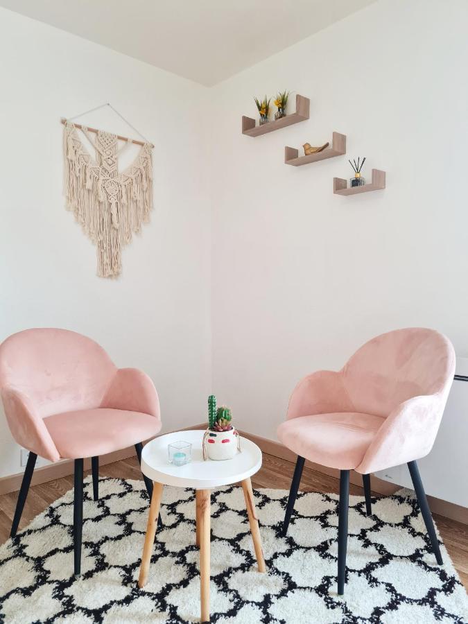 Appartement Le Petit Charmeur, parking, Wifi, gare à Flers  Extérieur photo