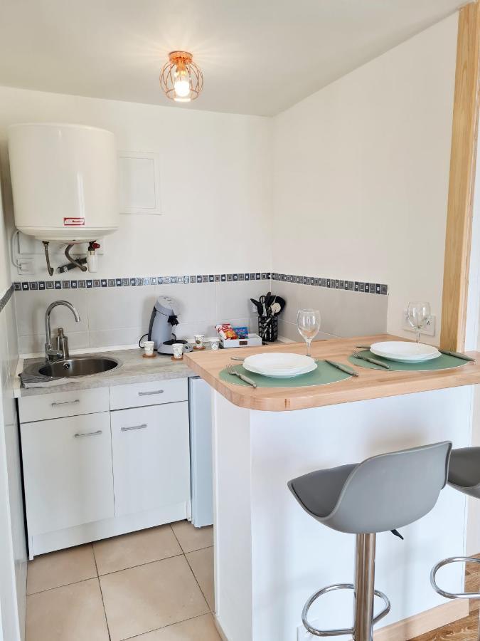 Appartement Le Petit Charmeur, parking, Wifi, gare à Flers  Extérieur photo